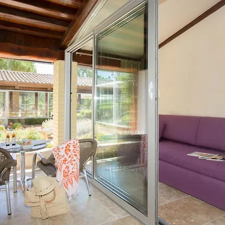 Bleues Castel Luberon Hotel 3*